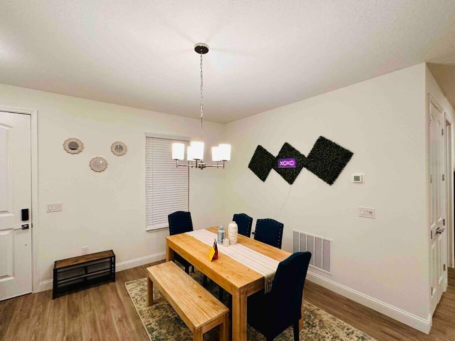 Luxury King Suite, 3Br 2Ba, Beach Vibe, Top-Tier Amenities, Prime Location Palm Coast Exterior photo