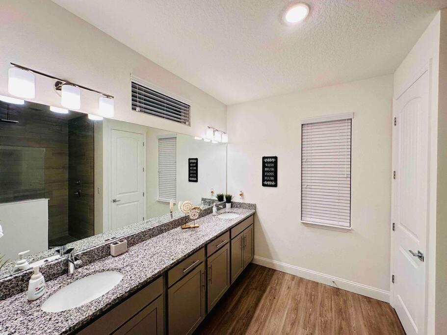 Luxury King Suite, 3Br 2Ba, Beach Vibe, Top-Tier Amenities, Prime Location Palm Coast Exterior photo